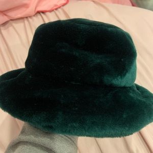 FOREST GREEN BUCKET HAT